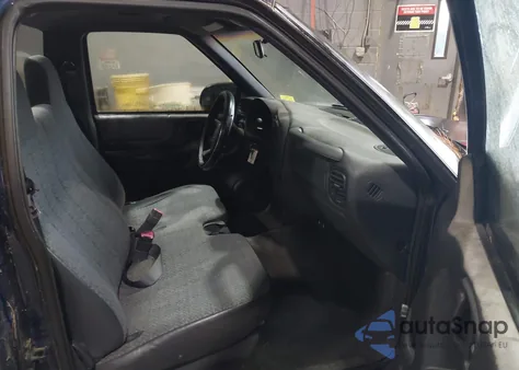 2000 GMC Sonoma Sl z USA, uszkodzony, nr VIN 1GTCS1448Y8116344